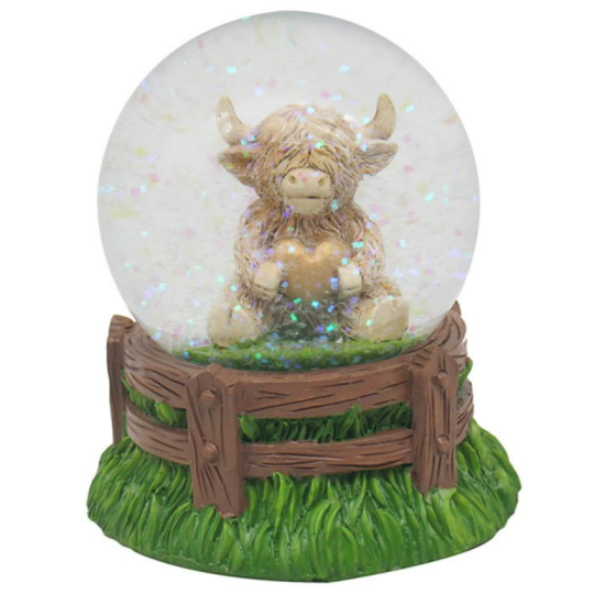 Highland Cow Heart Snow Globe